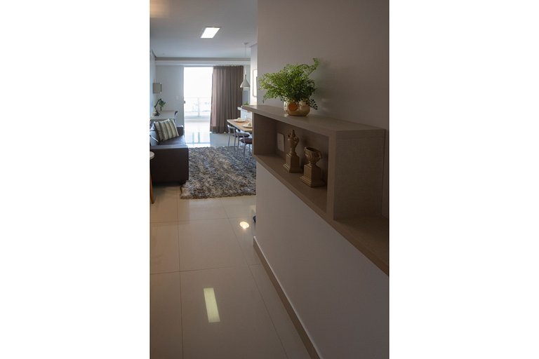 502- Flat inteiro com varanda - Ótima localização