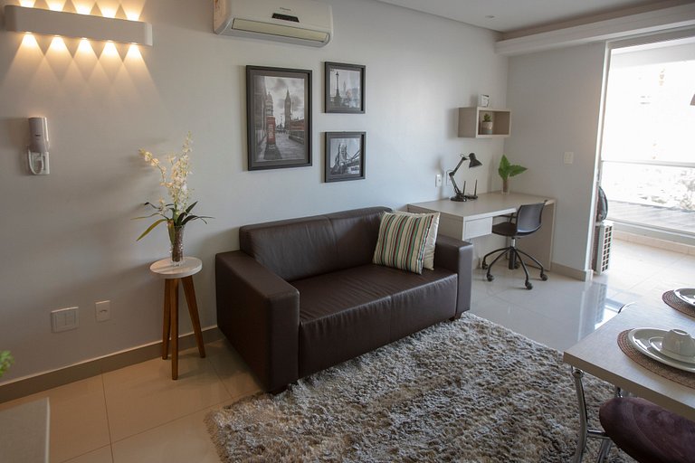211- Apartamento com varanda perto do Vaca Brava