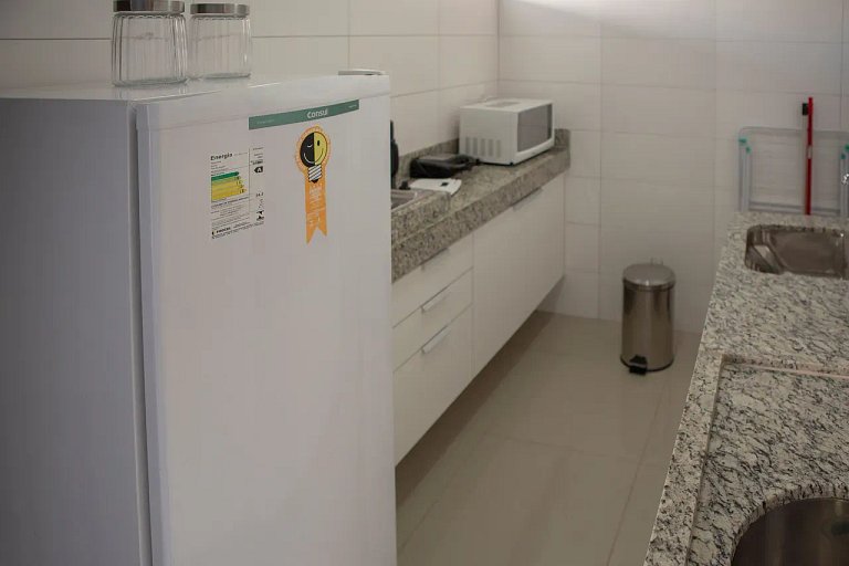 505- Flat inteiro com varanda - Ótima localização