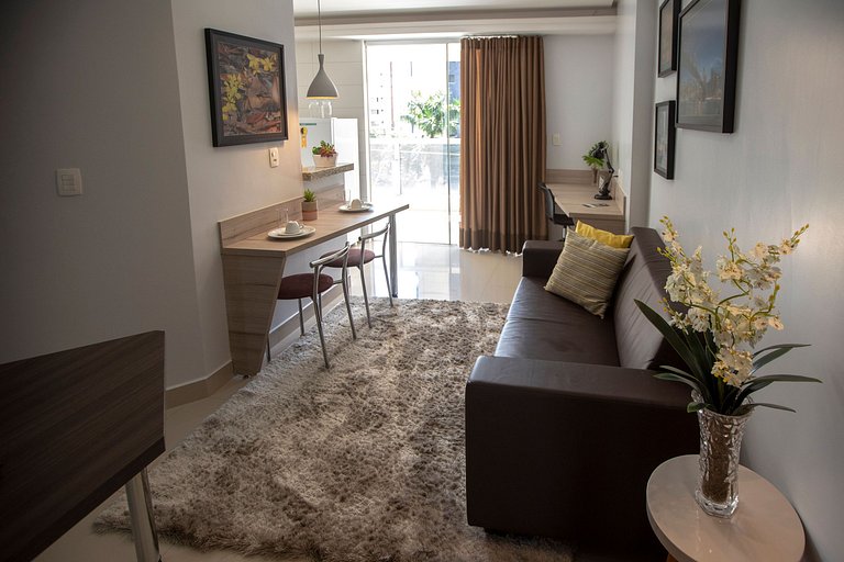 210- Apartamento com varanda perto do Vaca Brava