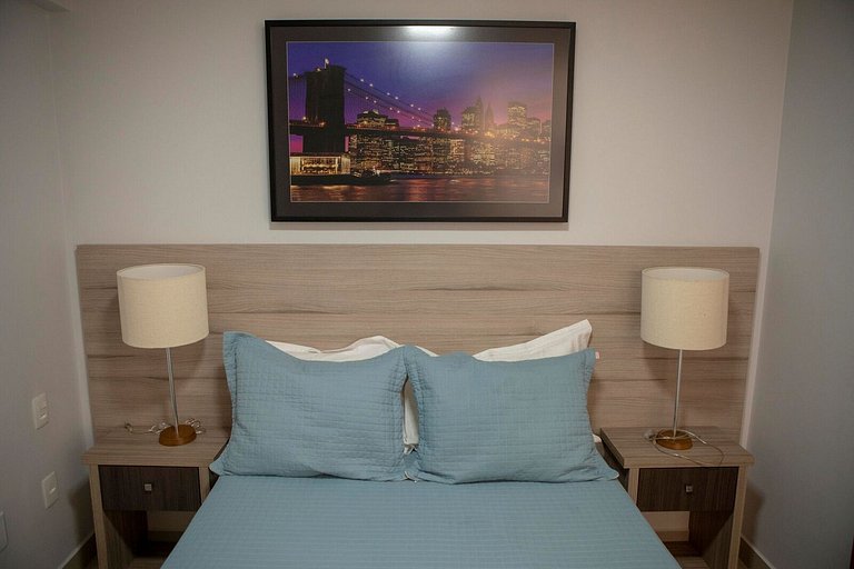 210- Apartamento com varanda perto do Vaca Brava