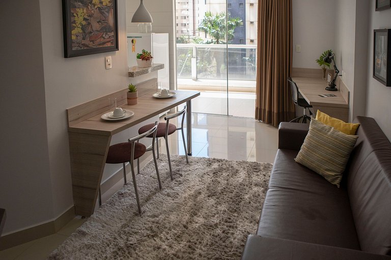 210- Apartamento com varanda perto do Vaca Brava