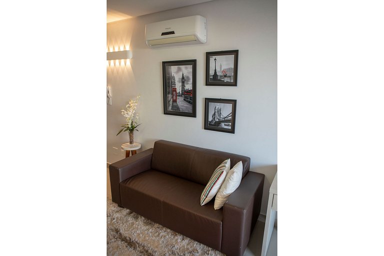 203- Apartamento com varanda perto do Vaca Brava