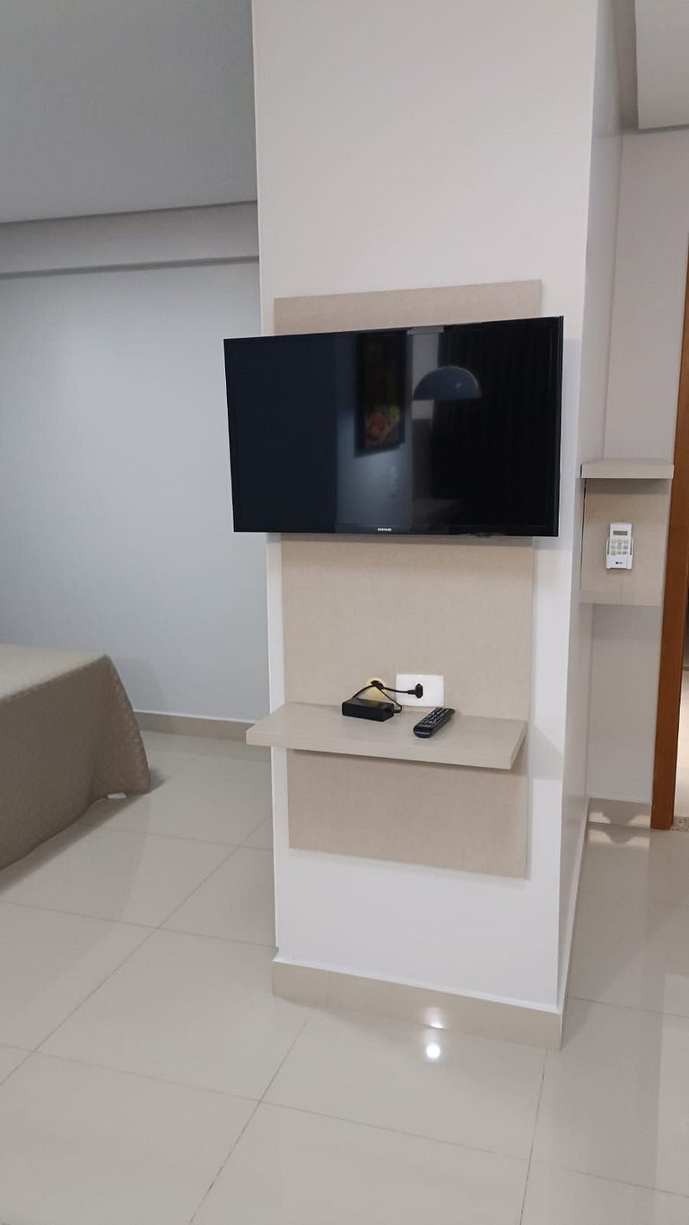 212- Apartamento com varanda perto do Vaca Brava