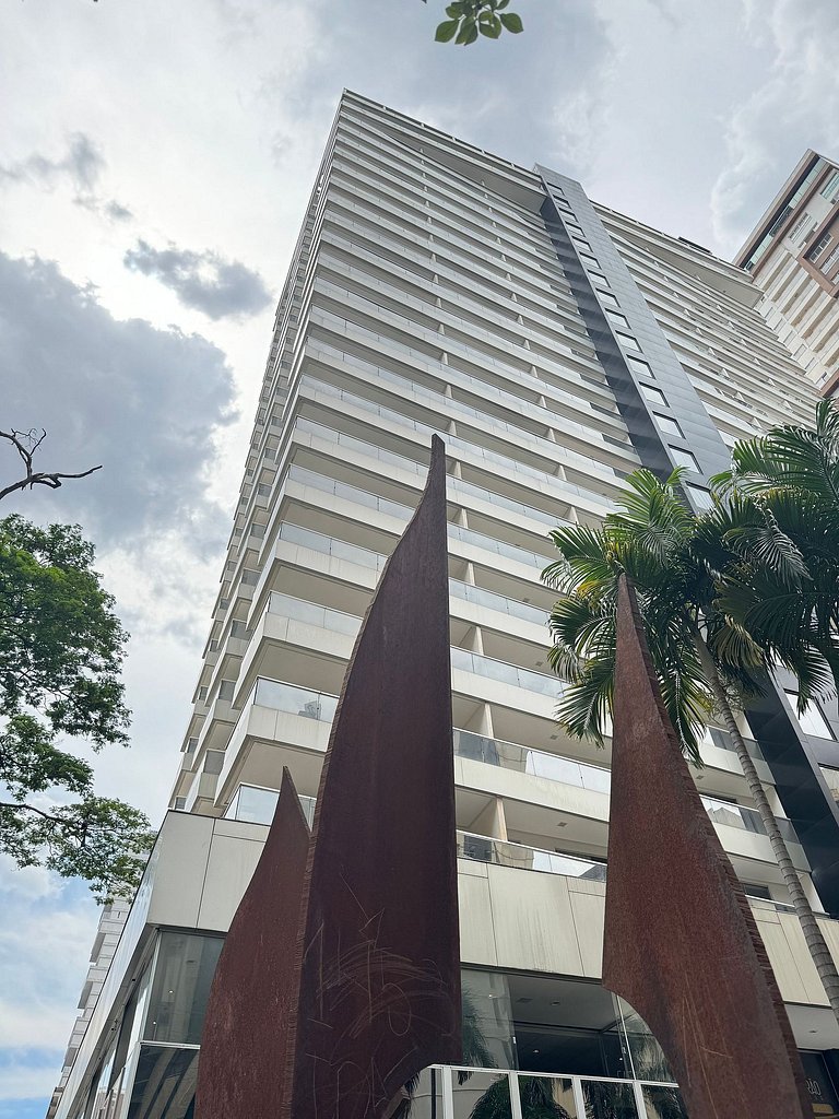 612 -Apartamento exclusivo com varanda