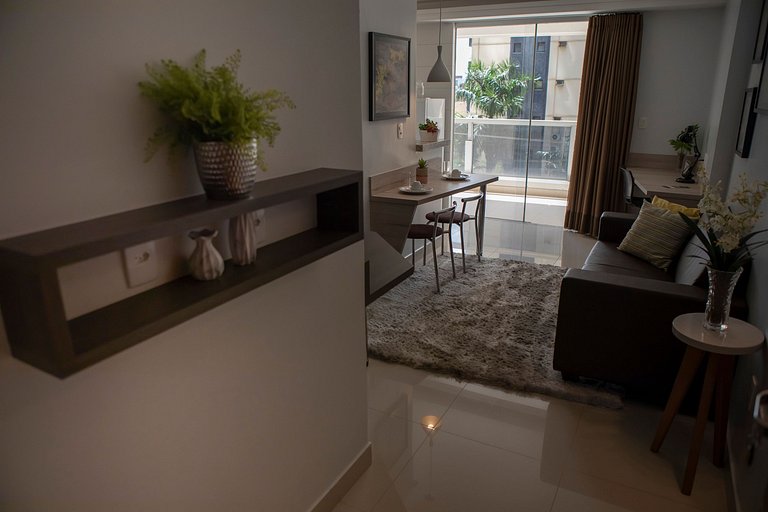 203- Apartamento com varanda perto do Vaca Brava