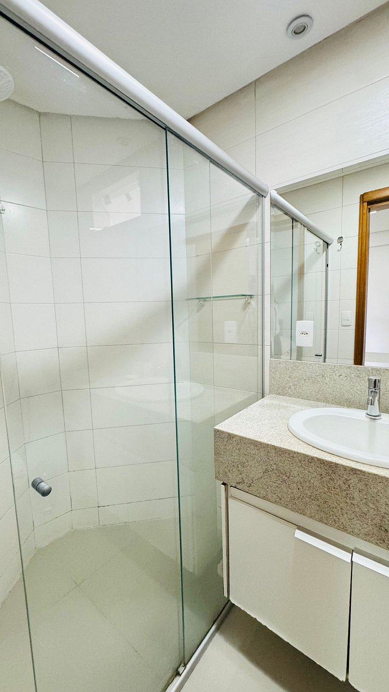 111 - Apartamento Exclusivo com Varanda