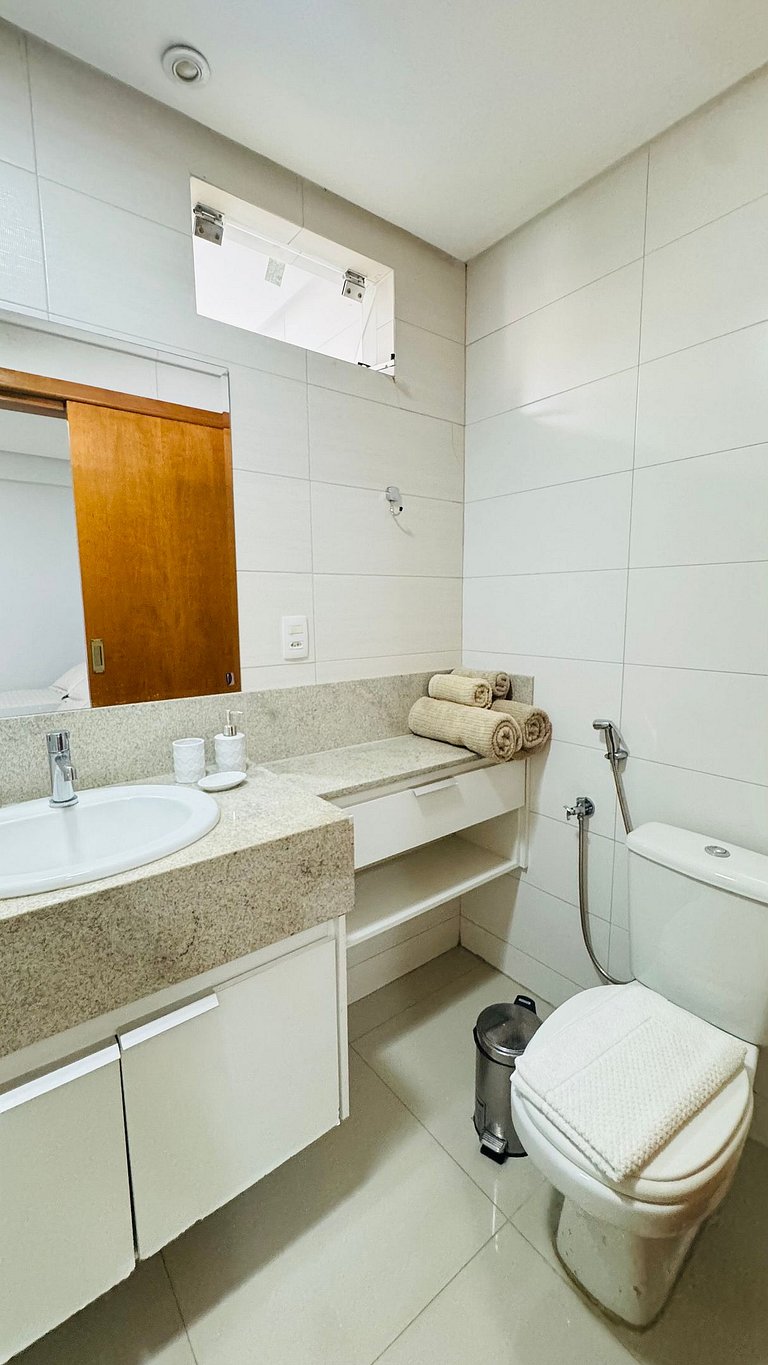 111 - Apartamento Exclusivo com Varanda