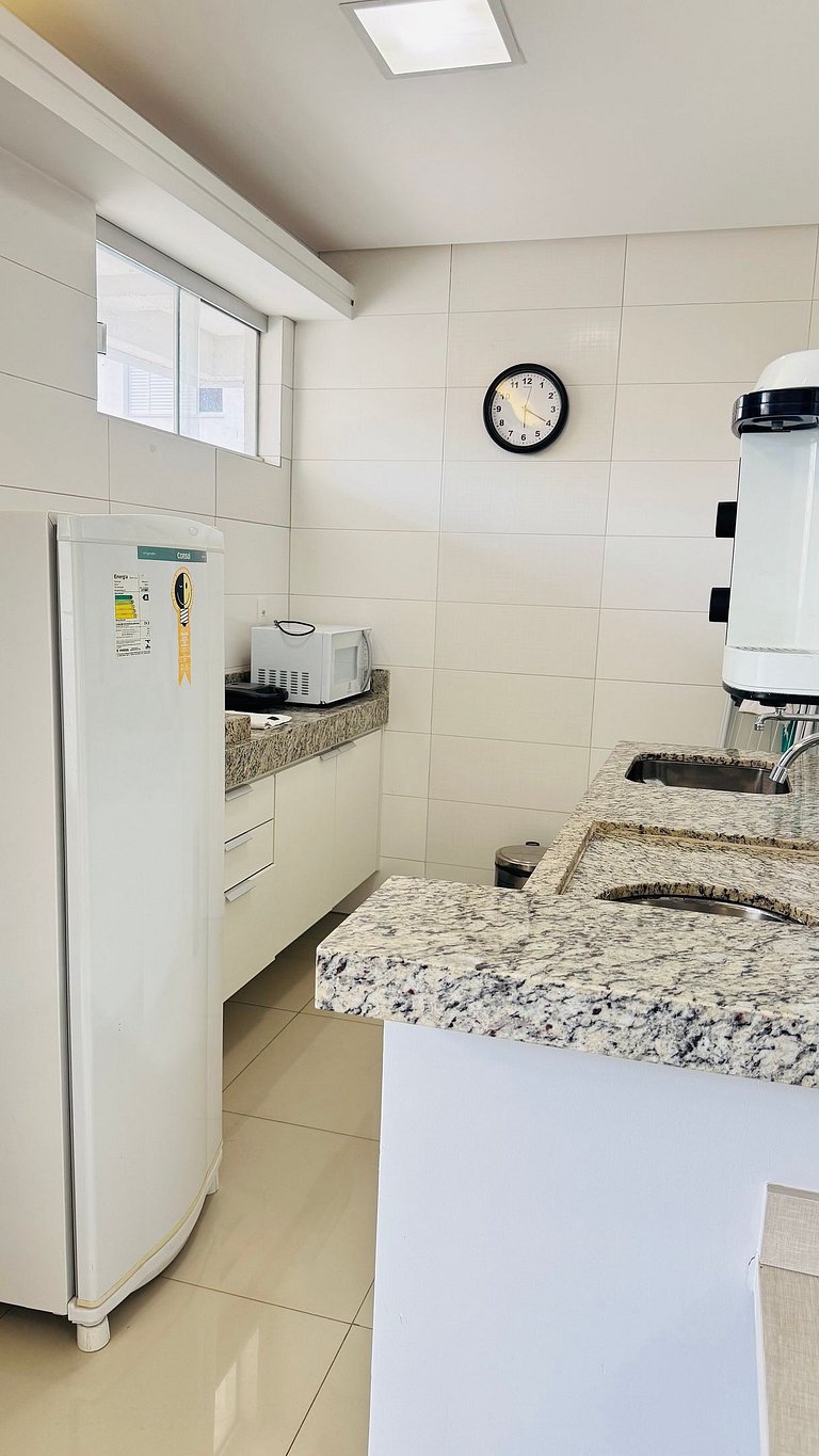 111 - Apartamento Exclusivo com Varanda